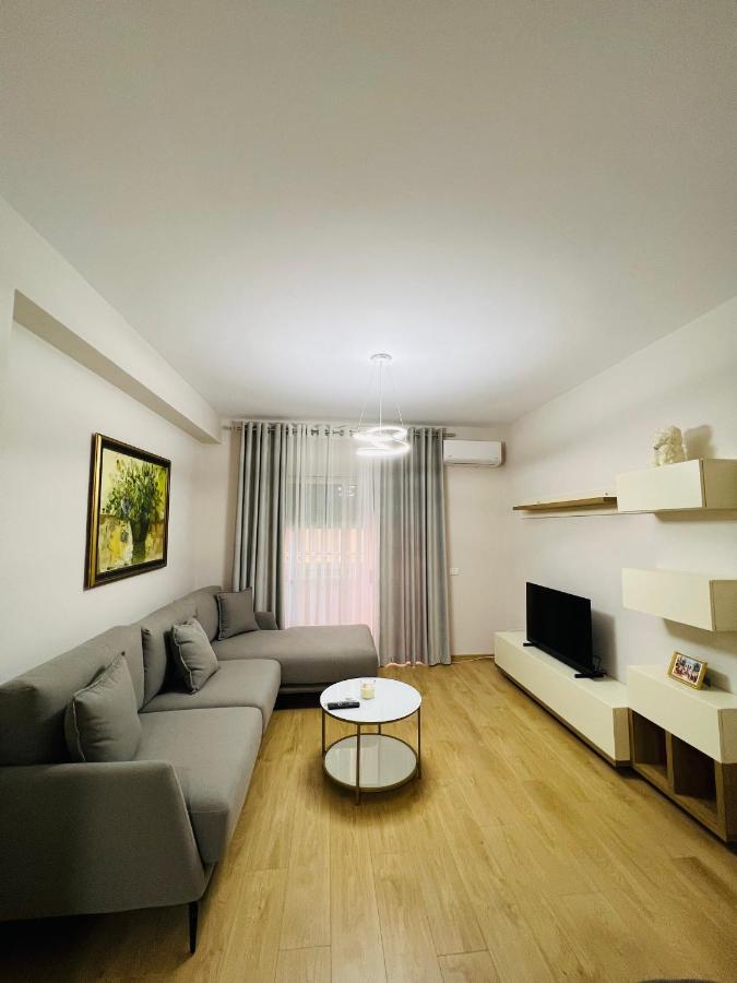 Lovely Apartment, Free Parking Tiranë Luaran gambar